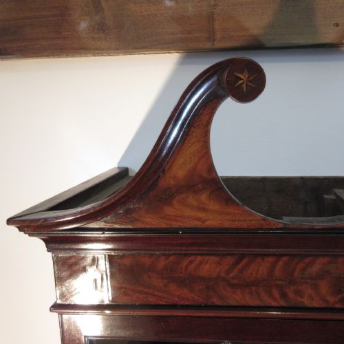 GEORGE III MAHOGANY HANGING DISPLAY CABINET CIRCA 1775 - ADDITIONAL PHOTO 9