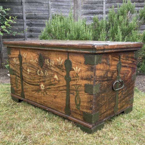 SWEDISH PINE MARRIAGE CHEST BLANKET BOX CIRCA 1819 - ADDITIONAL PHOTO 1