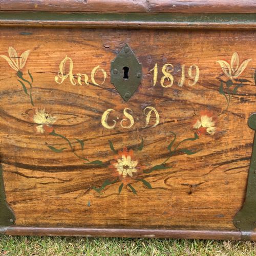 SWEDISH PINE MARRIAGE CHEST BLANKET BOX CIRCA 1819 - ADDITIONAL PHOTO 3