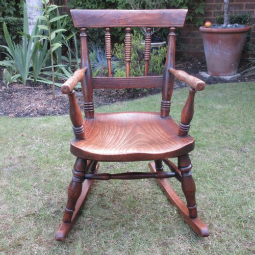 CHILDS ELM SPINDLE BACK WINDSOR ROCKING CHAIR CIRCA 1830 - ADDITIONAL PHOTO 1