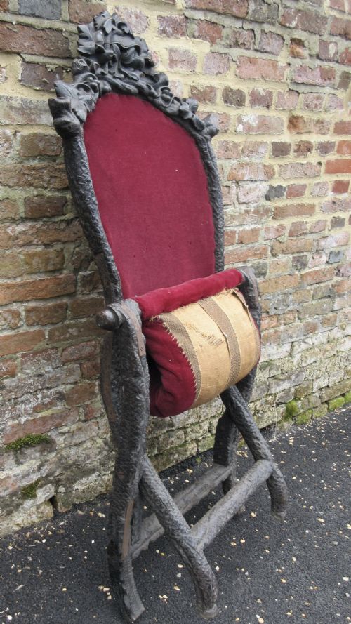 VERY RARE AND UNUSUAL 19TH CENTURY BLACK FOREST CARVED FOLDING CHAIR - ADDITIONAL PHOTO 4