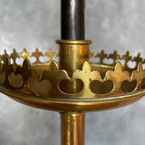 PAIR OF VICTORIAN GOTHIC BRASS CANDLESTICKS CIRCA 1870 - ADDITIONAL PHOTO 1
