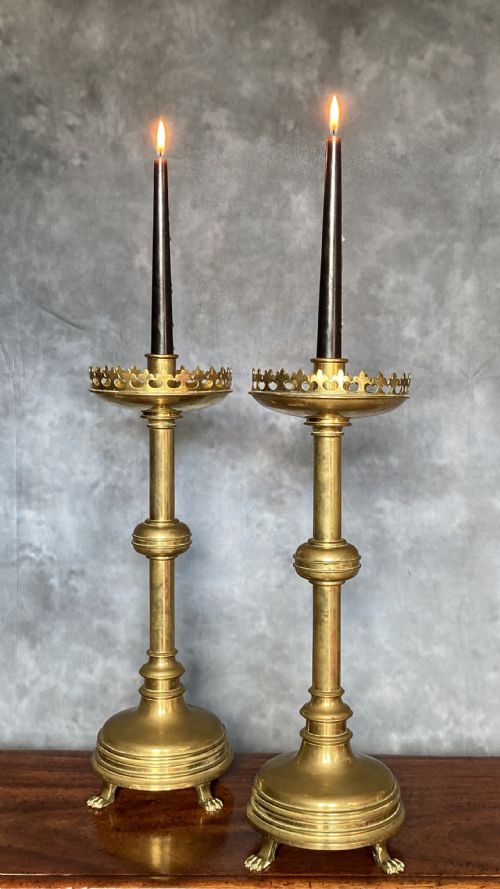 PAIR OF VICTORIAN GOTHIC BRASS CANDLESTICKS CIRCA 1870 - ADDITIONAL PHOTO 2