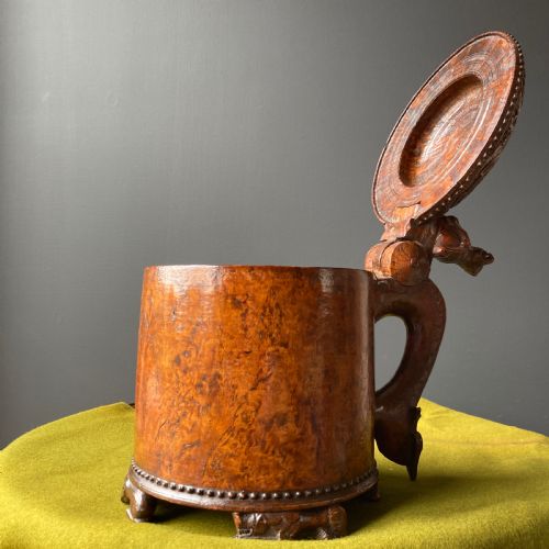 FINELY CARVED CEREMONIAL LION PEG TANKARD CIRCA 1750 NORWEGIAN - ADDITIONAL PHOTO 3