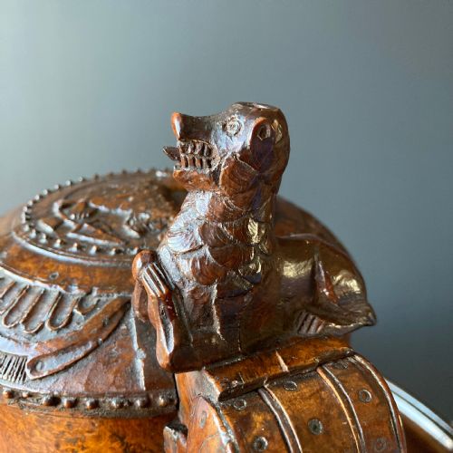 FINELY CARVED CEREMONIAL LION PEG TANKARD CIRCA 1750 NORWEGIAN - ADDITIONAL PHOTO 8