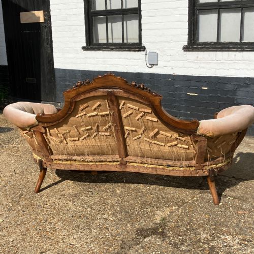 VICTORIAN WALNUT SOFA SETTEE CARVED FRAME AND BUTTON BACK UPHOLSTERY CIRCA 1850 - ADDITIONAL PHOTO 8