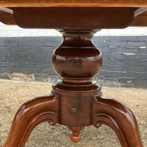 VICTORIAN MAHOGANY ROUND TILTTOP DINING TABLE ON PEDESTAL BASE CIRCA 1860 - ADDITIONAL PHOTO 7