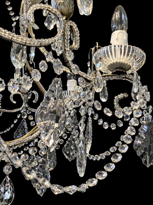 VINTAGE CRYSTAL CHANDELIER WITH BEADED ARMS AND CUTGLASS DROPS CIRCA 1920 - ADDITIONAL PHOTO 4