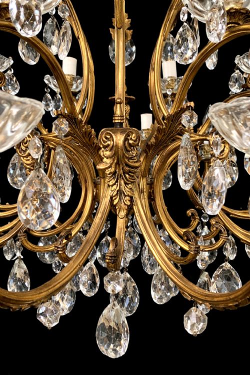 FINE ANTIQUE GILT BRONZE CRYSTAL 18LIGHT CHANDELIER CIRCA 1920 - ADDITIONAL PHOTO 3