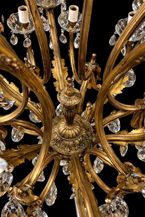 FINE ANTIQUE GILT BRONZE CRYSTAL 18LIGHT CHANDELIER CIRCA 1920 - ADDITIONAL PHOTO 16