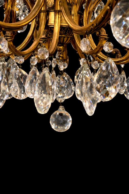 FINE ANTIQUE GILT BRONZE CRYSTAL 18LIGHT CHANDELIER CIRCA 1920 - ADDITIONAL PHOTO 18