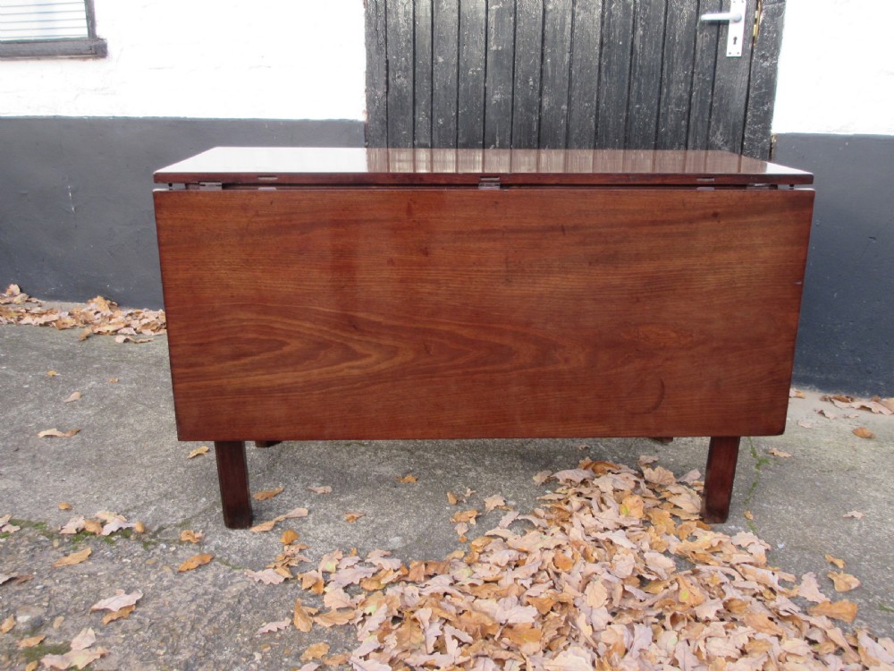 Georgian Cuban Mahogany Drop Leaf Dining Table, Circa 1775 View II