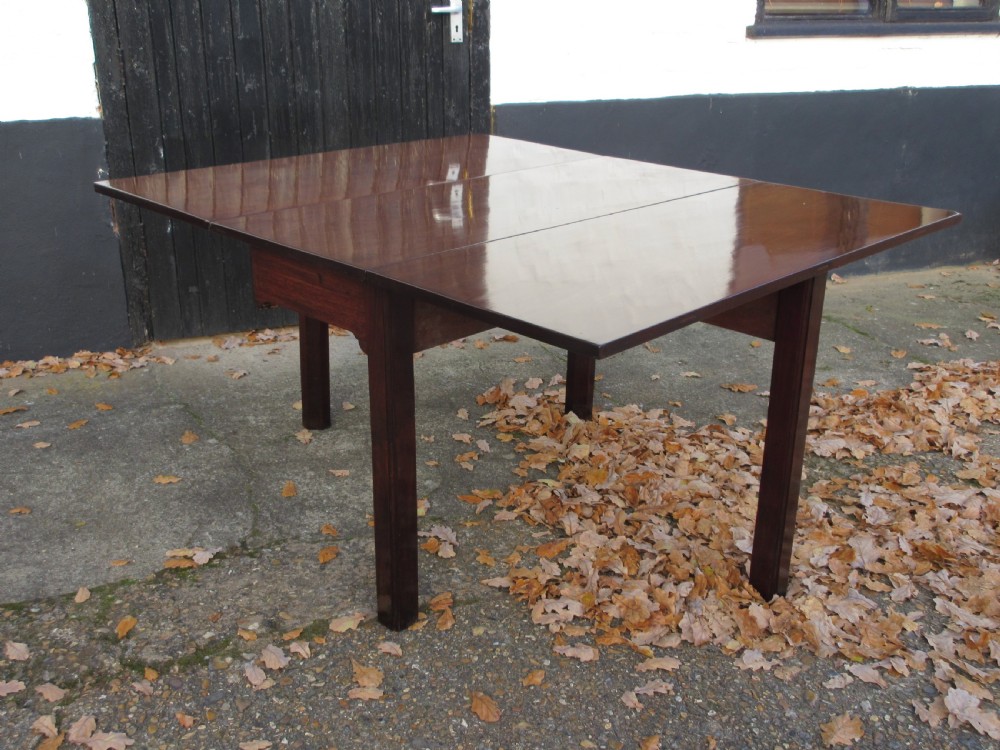Georgian Cuban Mahogany Drop Leaf Dining Table, Circa 1775 View III