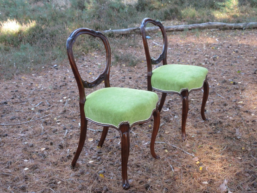 Fine Pair of Victorian English Walnut Occasional or Side Chairs, Circa 1850