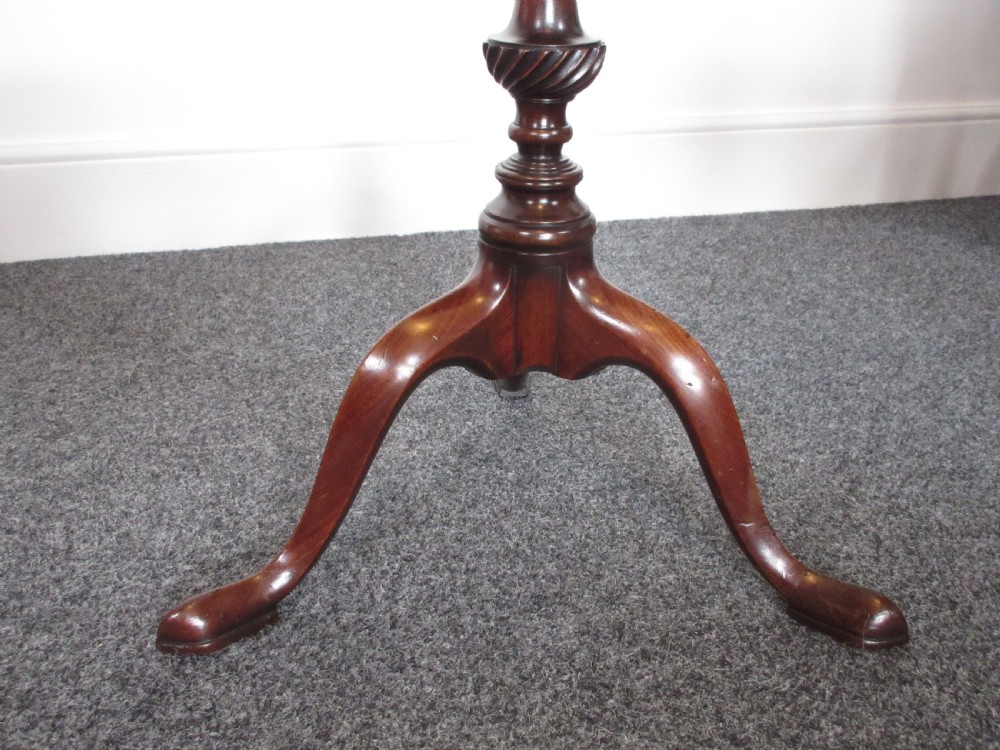 Early 19th Century Mahogany Wine Or Lamp Table, Circa 1800 View III