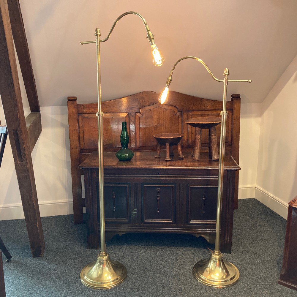 A LOVELY PAIR OF ADJUSTABLE BRASS STANDARD LAMPS, CIRCA 1900 View II
