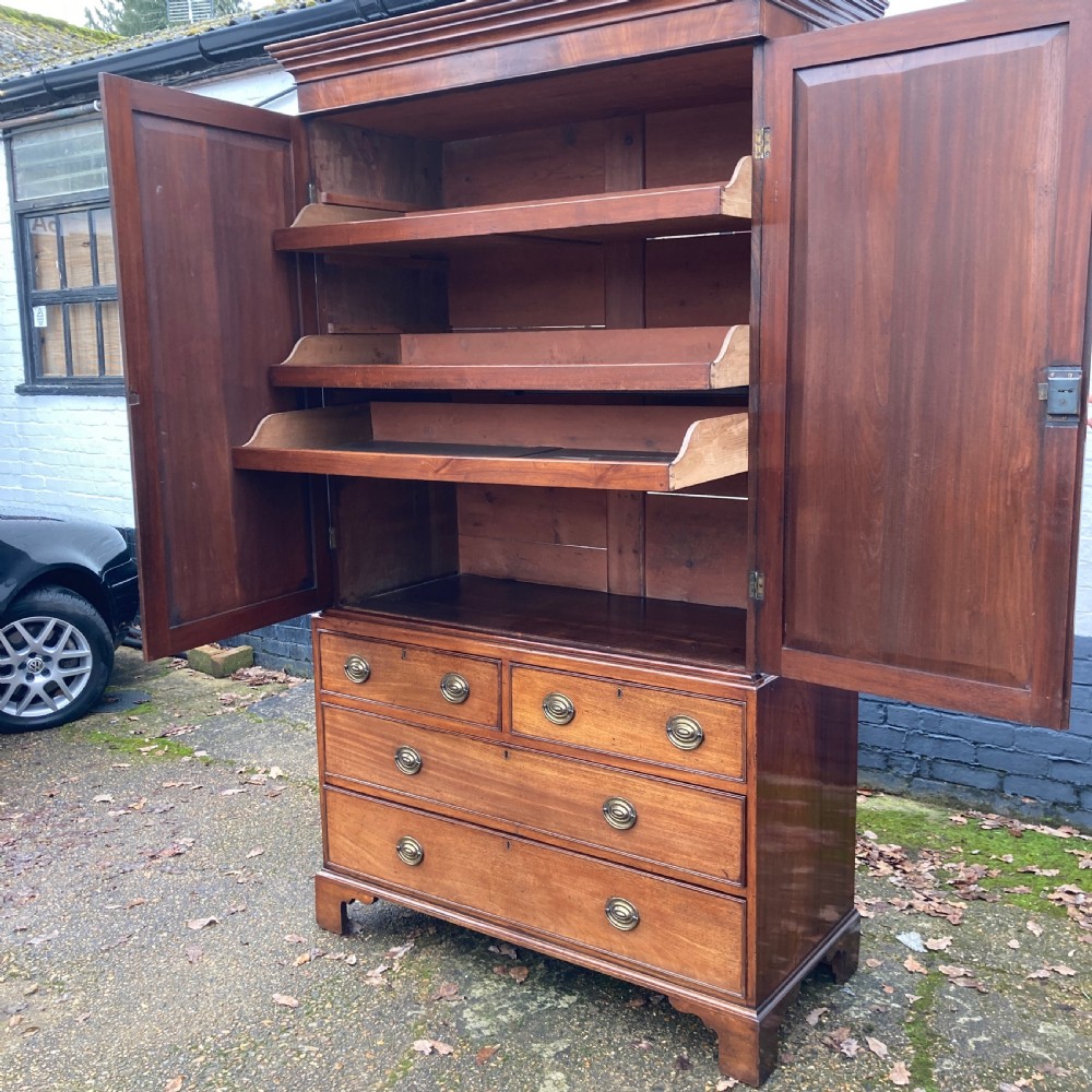 George III Mahogany Linen Press, Circa 1790 View VI