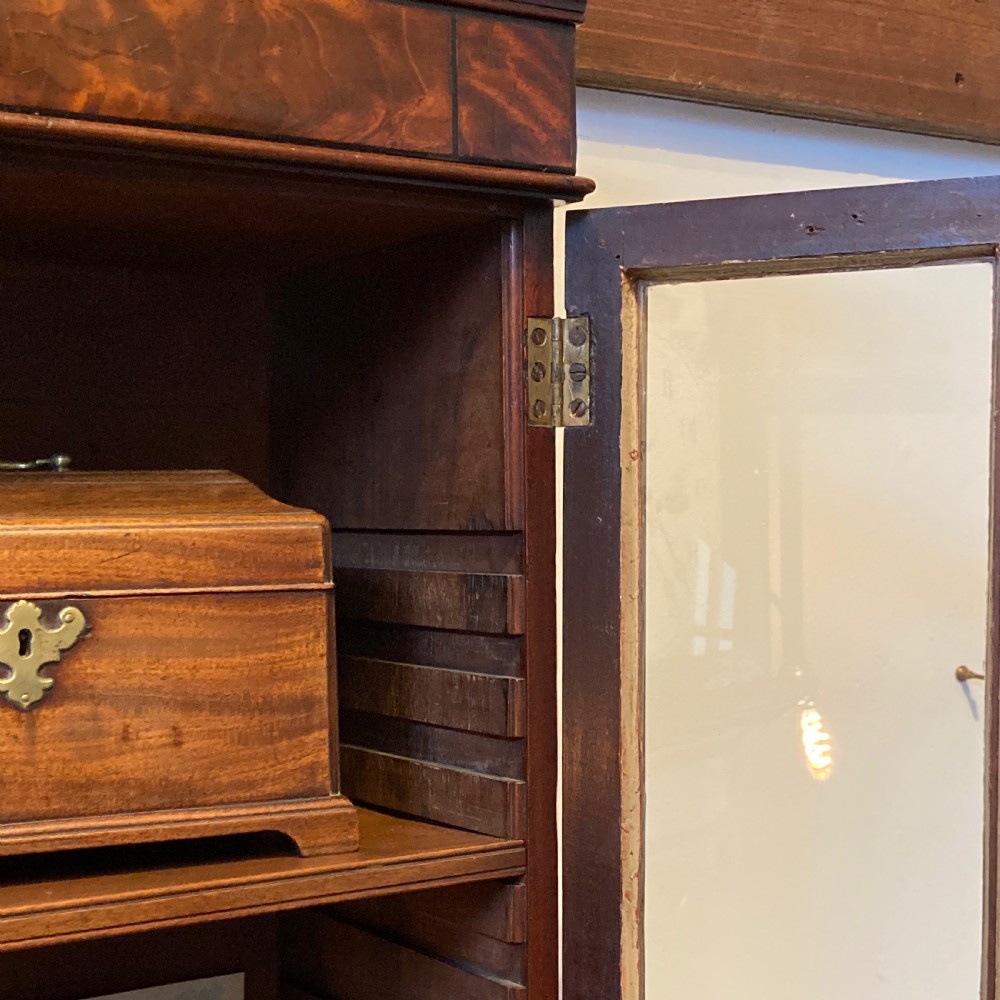 George III Mahogany Hanging Display Cabinet, Circa 1775 View VI