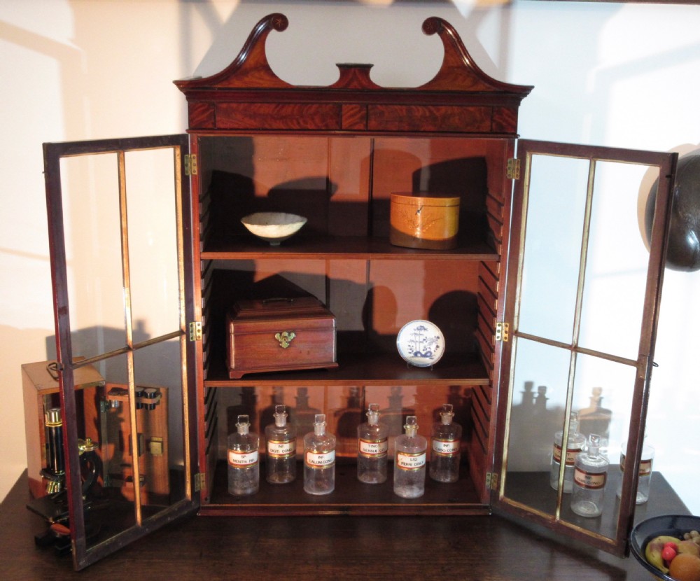 George III Mahogany Hanging Display Cabinet, Circa 1775 View XI