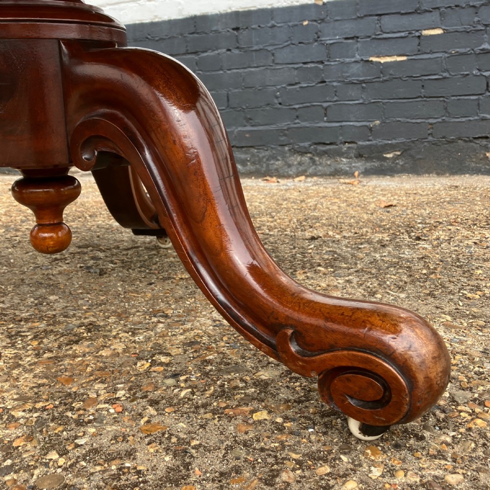 Victorian Mahogany Round Tilt-Top Dining Table on Pedestal Base, Circa 1860 View V