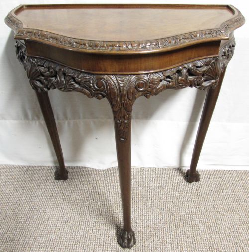 Pretty Burr Walnut Lamp Table