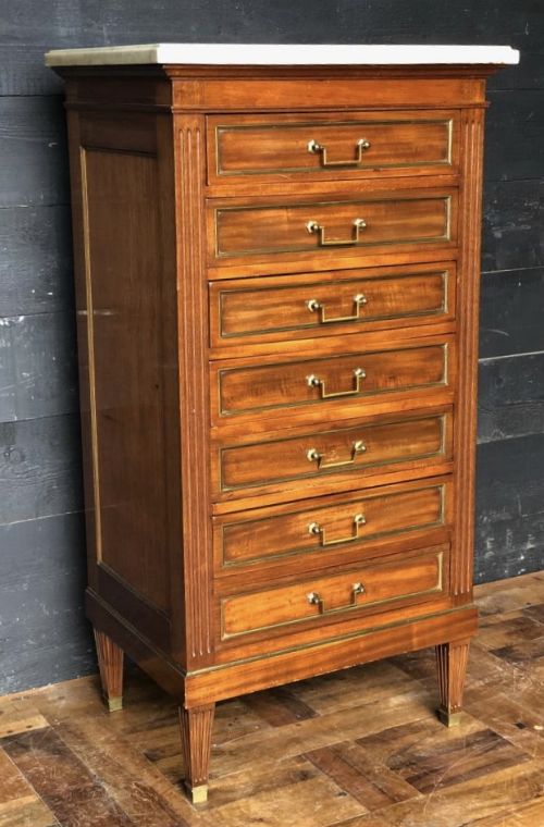 Superb Quality French Xvi Wellington Chest of Drawers