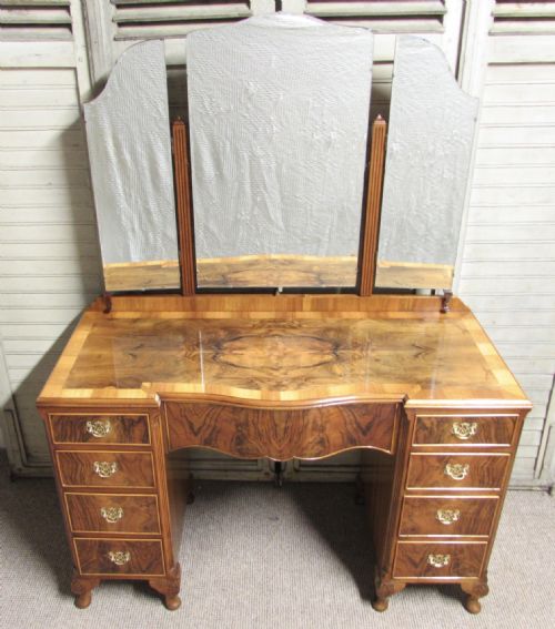 Superb Burr Walnut Dressing Table