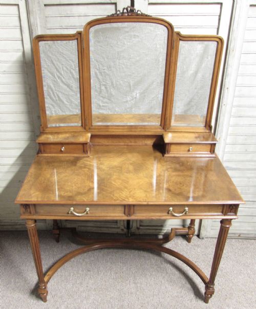 Fine Burr Walnut Dressing Table