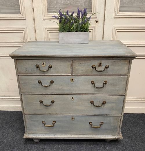 Lovely 18th C Chest of Drawers