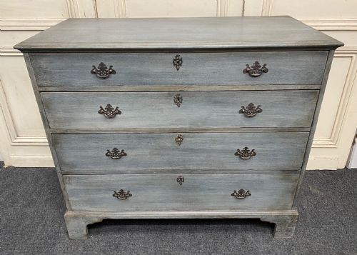 Georgian Oak Chest of Drawers