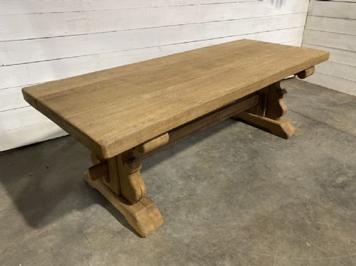 fig 1. Rustic Oak Farmhouse Dining Table