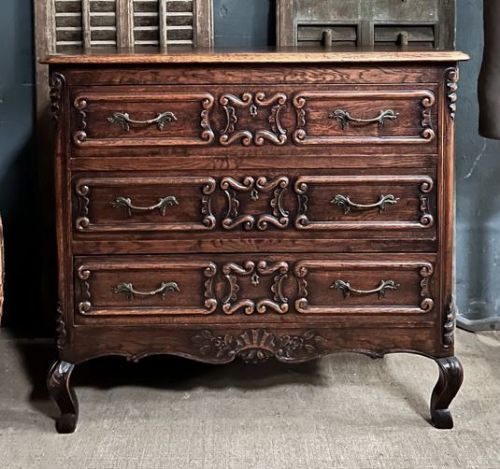 Pretty French Commode Chest of Drawers
