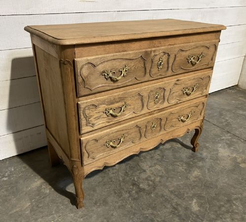 Pretty French Bleached Oak Chest of Drawers