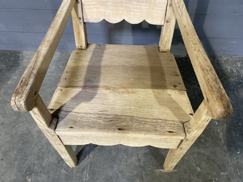 CHARMING FRENCH COUNTRY ARM CHAIR - ADDITIONAL PHOTO 7