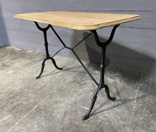 LOVELY FRENCH BISTRO TABLE