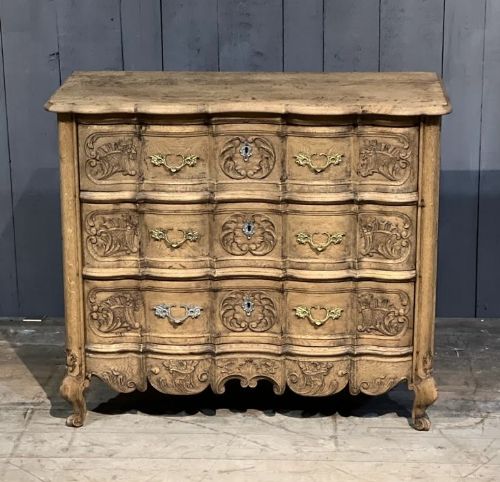 Pretty French Bleached Oak Chest of Drawers