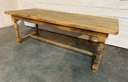 fig 1. Characterful Oak Farmhouse Dining Table (2 Drawers)