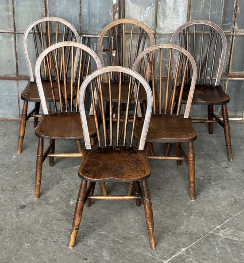 Charming Set 6 Antique Windsor Chairs
