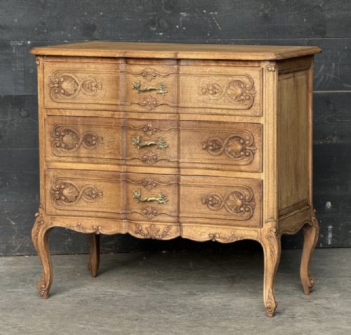 Lovely French Bleached Oak Chest of Drawers
