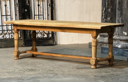 CHARACTERFUL BLEACHED OAK FARMHOUSE DINING TABLE - ADDITIONAL PHOTO 3