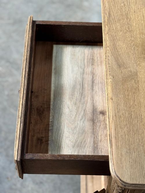 QUALITY FRENCH BLEACHED OAK CUPBOARD - ADDITIONAL PHOTO 10