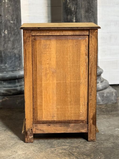 QUALITY FRENCH BLEACHED OAK CUPBOARD - ADDITIONAL PHOTO 13