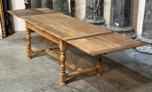 fig 1. Extendable Oak Farmhouse Dining Table