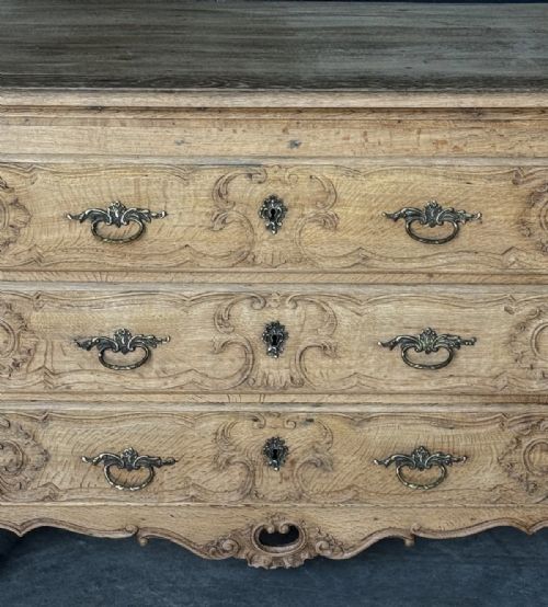PRETTY FRENCH 3 DRAWER COMMODE CHEST OF DRAWERS - ADDITIONAL PHOTO 4