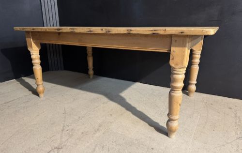 PINE FARMHOUSE DINING TABLE - ADDITIONAL PHOTO 2