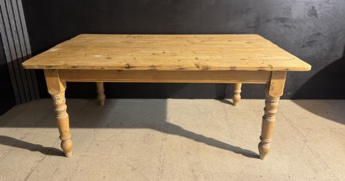 PINE FARMHOUSE DINING TABLE - ADDITIONAL PHOTO 3