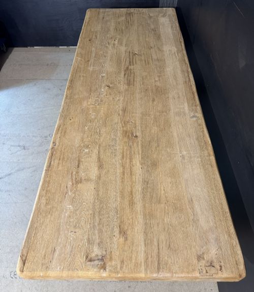 LARGE FRENCH OAK FARMHOUSE DINING TABLE - ADDITIONAL PHOTO 3