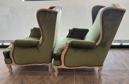 EXTREMELY COMFORTABLE PAIR FRENCH WING BACK ARM CHAIRS - ADDITIONAL PHOTO 5
