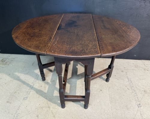 18th Century Oak Gate Leg Table