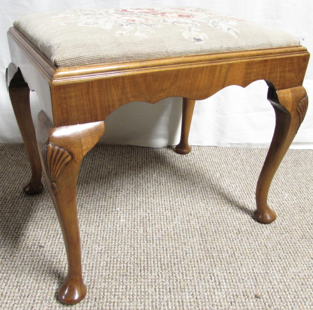 Walnut Queen Anne Dressing Stool